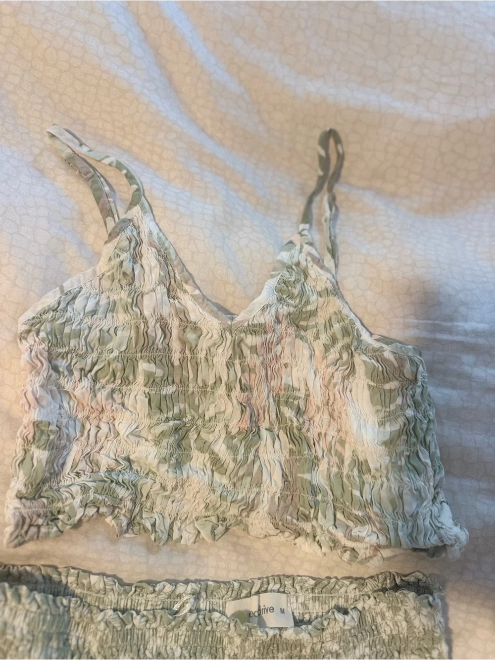 Dreamy 2 piece set Ocean Drive Sage Floral Smocked Crop Top & Mini Skirt Set M 🤍